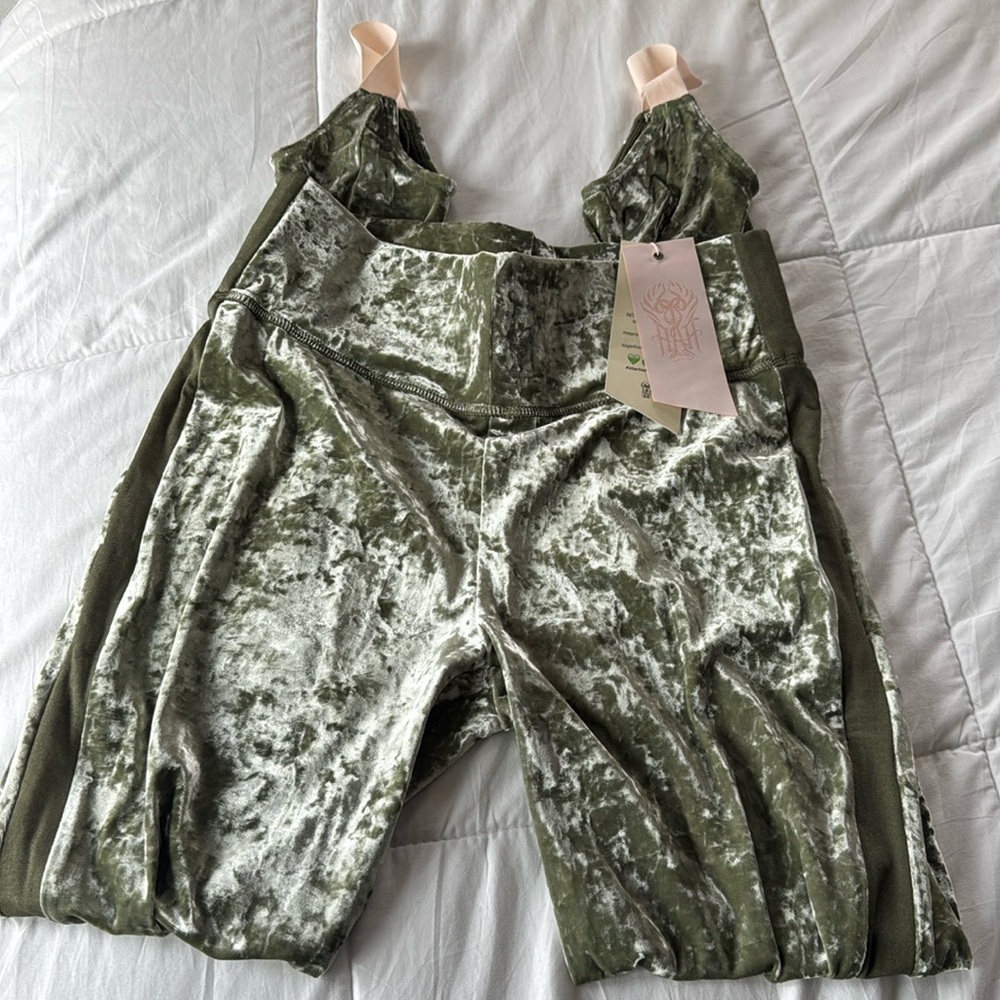 We are HAH Sage My Name Velvet Stirrup Pants Leggings Women Size M- NWT